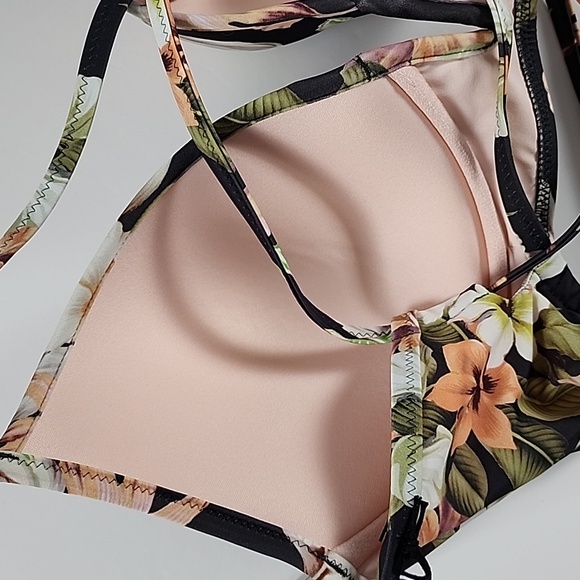 Shade & Shore Gray Floral Tropical Bikini Top Criss Cross Straps Light Size 36D - Picture 5 of 10